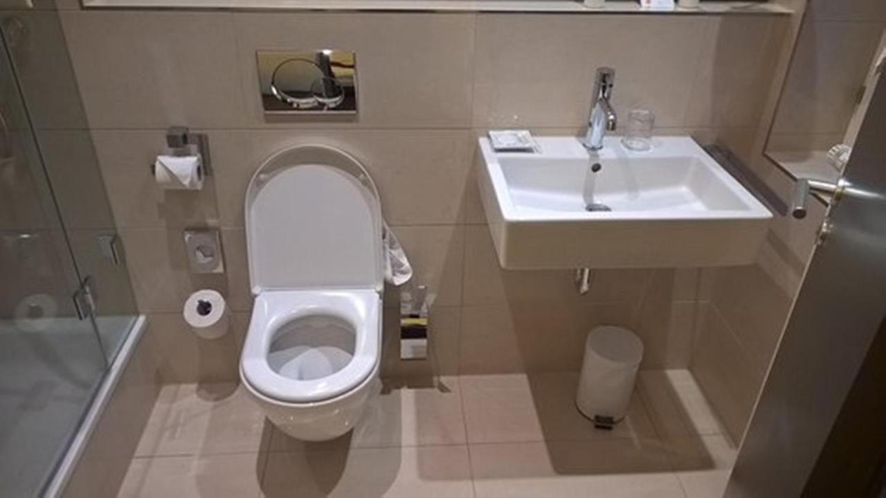 Hotel Golden Bliss At New Delhi International Airport Exterior photo