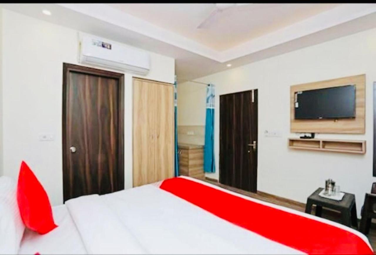 Hotel Golden Bliss At New Delhi International Airport Exterior photo